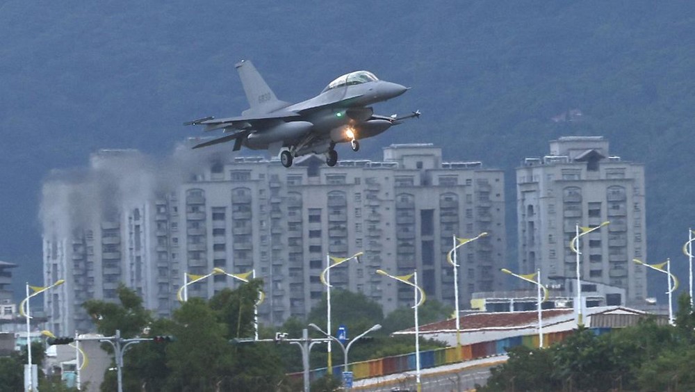 Pilot F-16 Taiwan Lenyap di Laut Misteri Kecelakaan Latihan