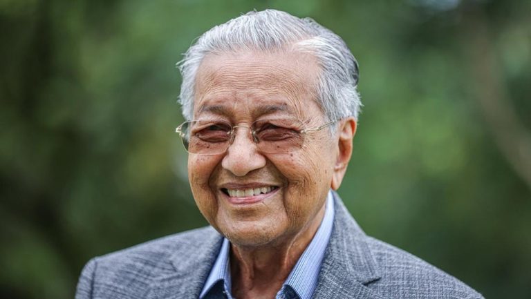 Kabar Mengejutkan dari Kediaman Mahathir Mohamad Kabar Mengejutkan dari Kediaman Mahathir Mohamad