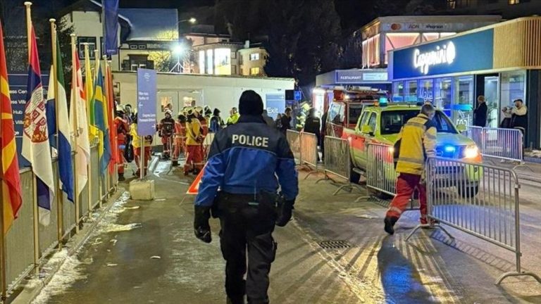 Internationalmedia.co.id - News - Sebuah insiden menegangkan mewarnai Forum Ekonomi Dunia (WEF) di Davos, Swiss, ketika alarm kebakaran berbunyi di Pusat Kongres pada Rabu (21/1) malam. Kejadian ini sempat memicu evakuasi dan terjadi saat Presiden Amerika Serikat, Donald Trump, berada di dalam gedung.