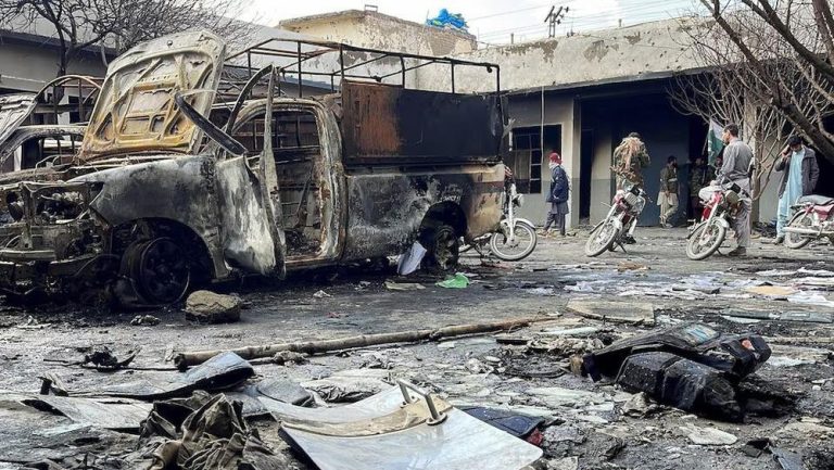 Ratusan Jiwa Melayang di Pakistan Ratusan Jiwa Melayang di Pakistan