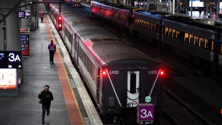 Pahlawan Tak Terduga di Tengah Kengerian Ular Stasiun Pahlawan Tak Terduga di Tengah Kengerian Ular Stasiun