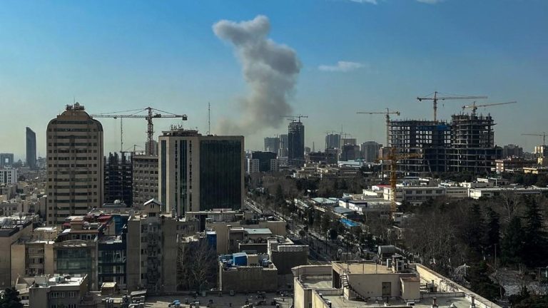 Iran Geger Wilayah Udara Ditutup