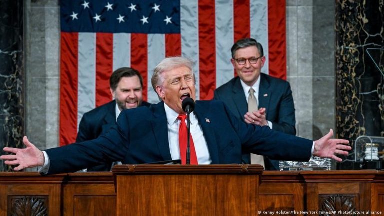 Trump Beri Peringatan Keras Iran