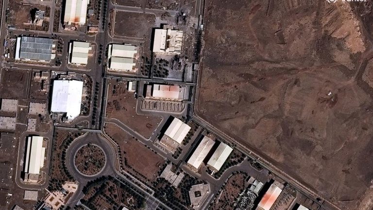 Fasilitas Nuklir Iran Diguncang Fasilitas Nuklir Iran Diguncang