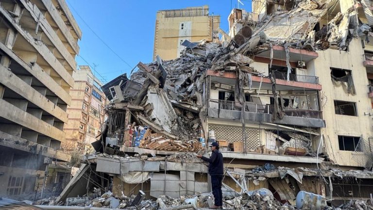 Beirut Membara Hotel Mewah Jadi Sasaran Israel