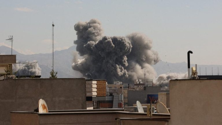 Teheran Membara Israel Sasar Tokoh Penting Iran