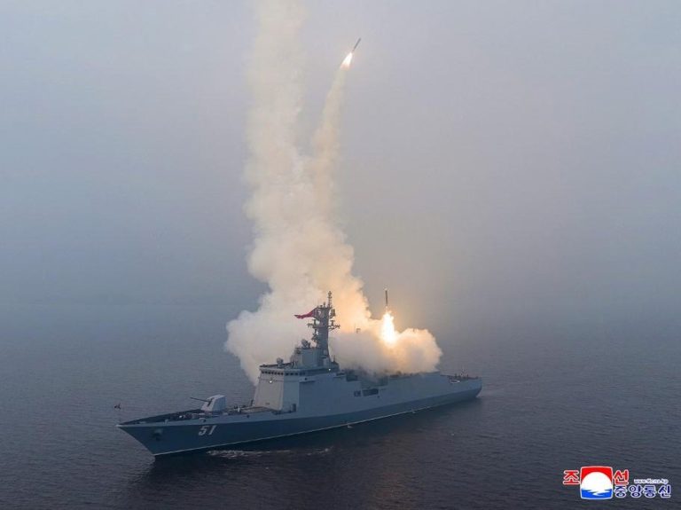 Kim Jong Un Pamer Otot Nuklir Dunia Menahan Napas