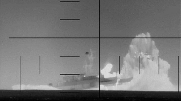 Samudra Hindia Membara Kapal Iran Tenggelam