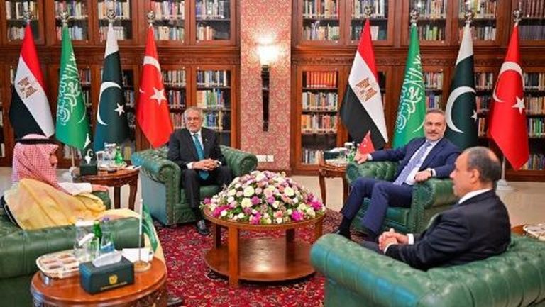 Empat Menlu Kunci Bahas Nasib Perang Timur Tengah