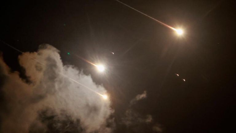 UEA Berhasil Hadang Serangan Udara Iran Terbesar