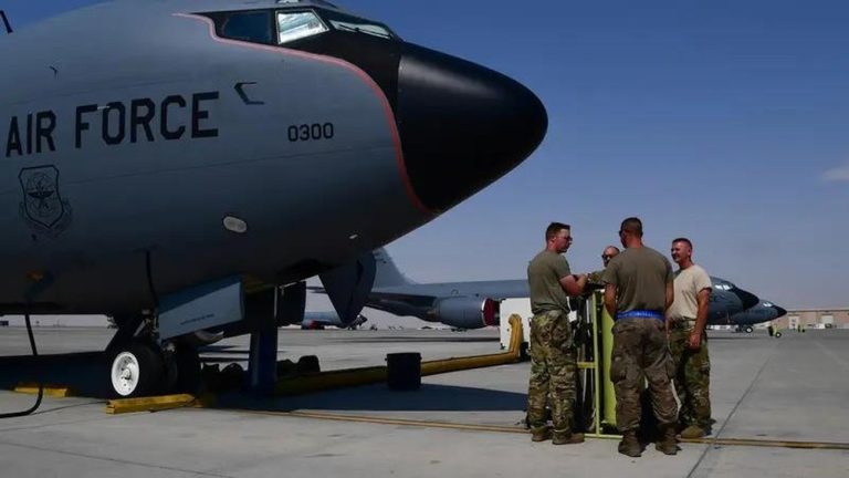 Dunia di Ambang Ketegangan Pesawat Jatuh Rudal Meluncur