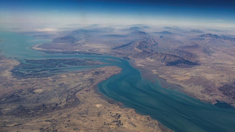 Rahasia Jalur Aman Selat Hormuz Terungkap Rahasia Jalur Aman Selat Hormuz Terungkap