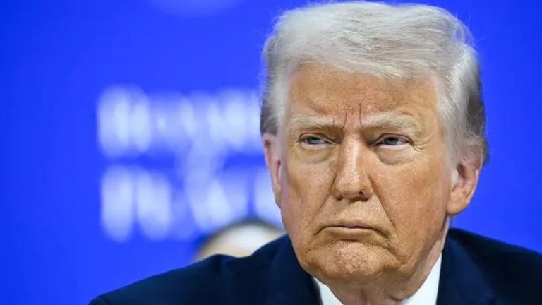 Trump Sebut Iran Runtuh Dalam Hitungan Minggu