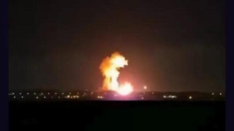 Bola Api Misterius Guncang Iran Trump Unggah Video Mengejutkan