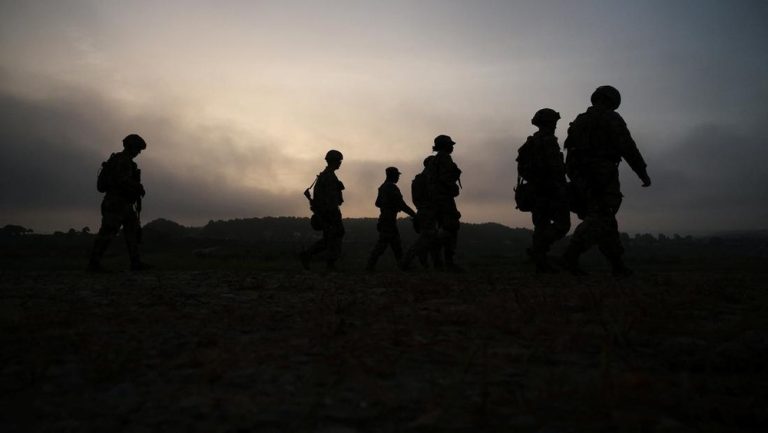 AS Siapkan Pasukan Besar ke Timur Tengah Sinyal Invasi Iran AS Siapkan Pasukan Besar ke Timur Tengah Sinyal Invasi Iran