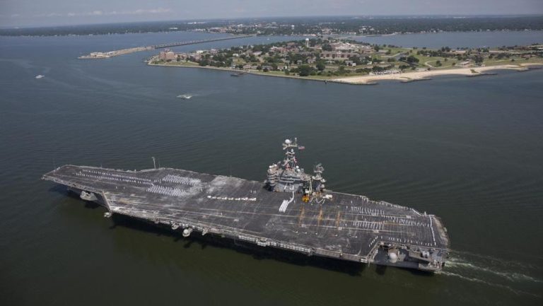 Peringatan Keras AS Kapal Induk Ketiga Meluncur