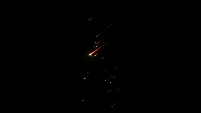 Langit Israel Bergetar Belasan Korban Berjatuhan