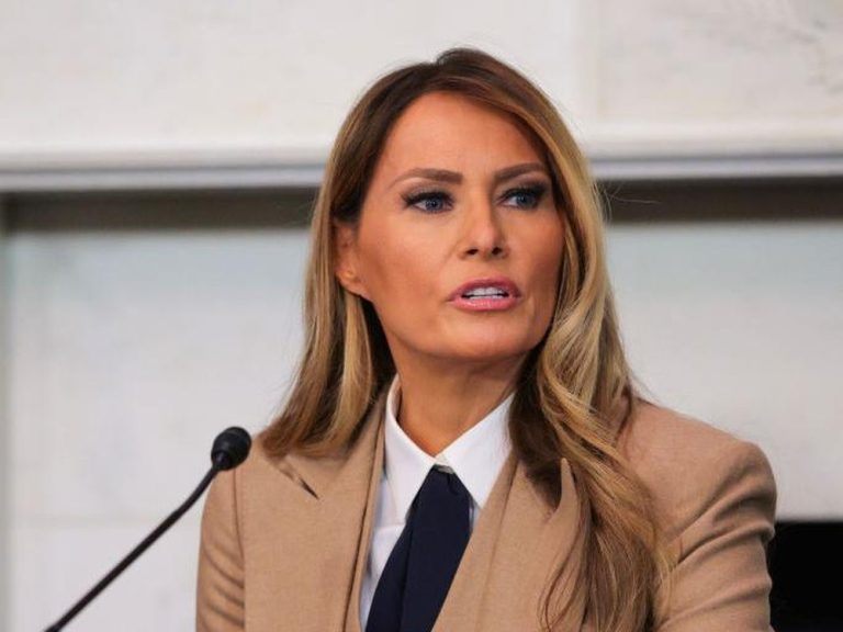 Melania Trump Pecah Keheningan Skandal Epstein Melania Trump Pecah Keheningan Skandal Epstein