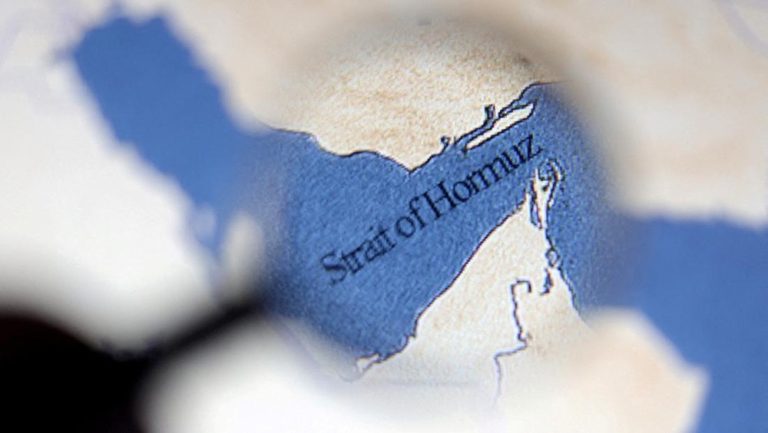 Selat Hormuz di Ambang Krisis Selat Hormuz di Ambang Krisis
