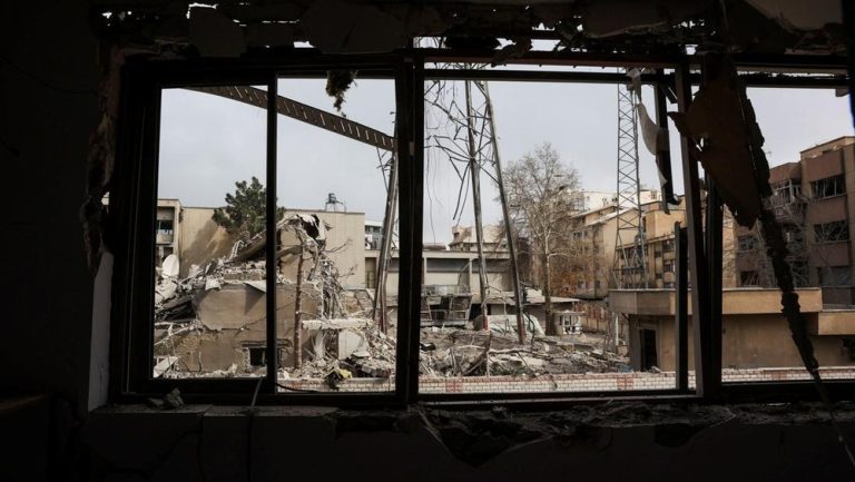 Prahara Iran Ratusan Ribu Rumah Lenyap