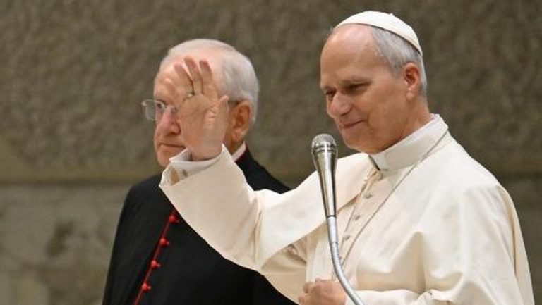 Paus Leo Diserang Ancaman Bom Sasar Keluarga