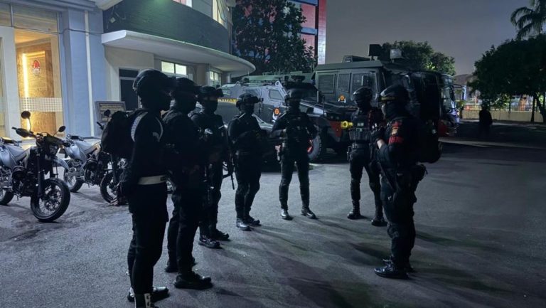 Fakta Miris di Balik Malam Bekasi Fakta Miris di Balik Malam Bekasi