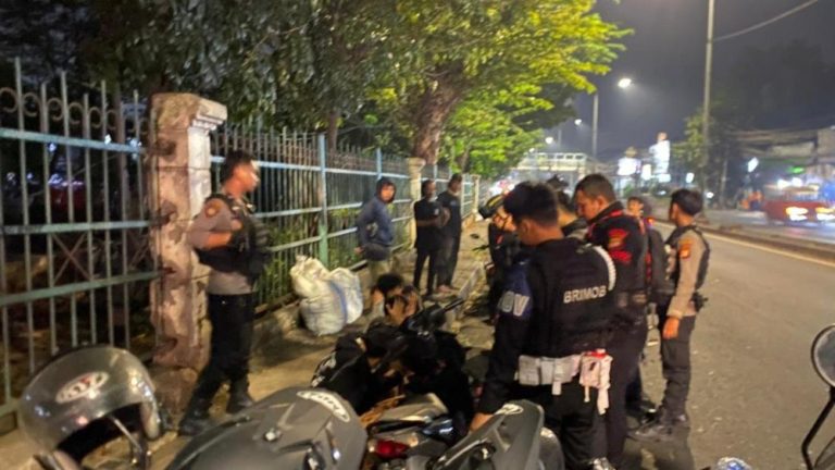 Malam Mencekam di Jakarta Timur Malam Mencekam di Jakarta Timur