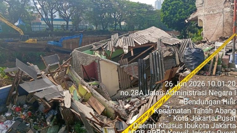 Rumah di Benhil Amblas Penanganan Cepat Dilakukan