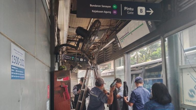 Halte Transjakarta Tebet Eco Park Pagi Ini Bikin Kaget