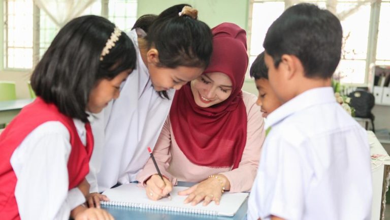 Peluang Langka Guru Raih Gelar Sarjana