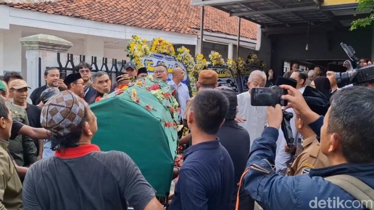 Atap Rumah Pejabat Purwakarta Ungkap Petunjuk Mengejutkan