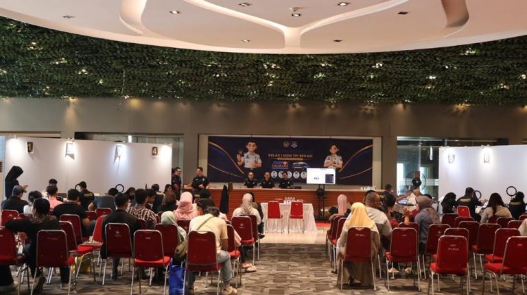 Paspor Cikarang Ludes Kurang Sehari