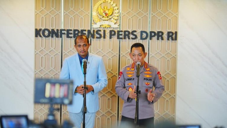 Kapolri Ungkap Jaminan Regenerasi Polri Tetap Mulus Meski Batas Usia Pensiun Bergeser Kapolri Ungkap Jaminan Regenerasi Polri Tetap Mulus Meski Batas Usia Pensiun Bergeser