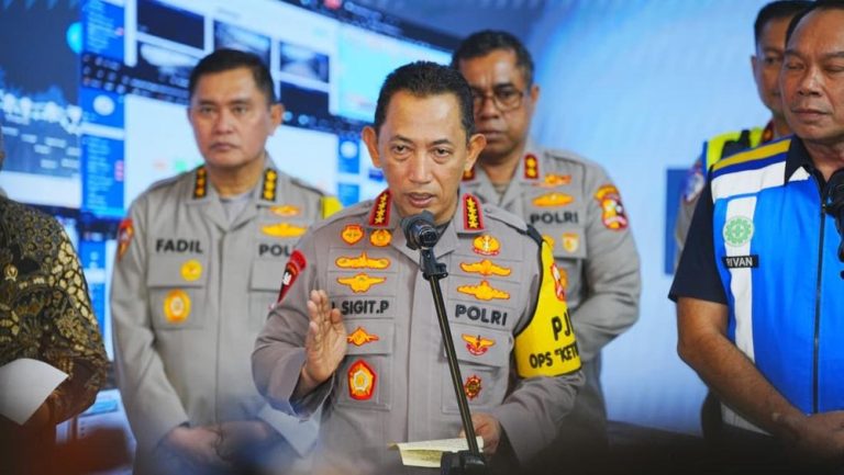 Polri Siapkan Nobar Akbar Piala Dunia Seluruh Negeri Polri Siapkan Nobar Akbar Piala Dunia Seluruh Negeri