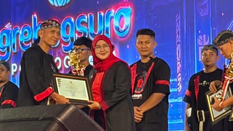 Reog Sekolah Rakyat Ponorogo Gemparkan Piala Presiden