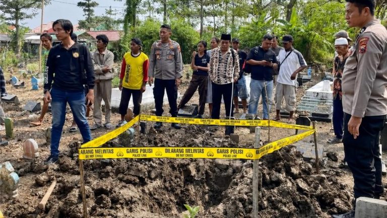 Misteri Pembongkaran Makam Resahkan Warga Brebes