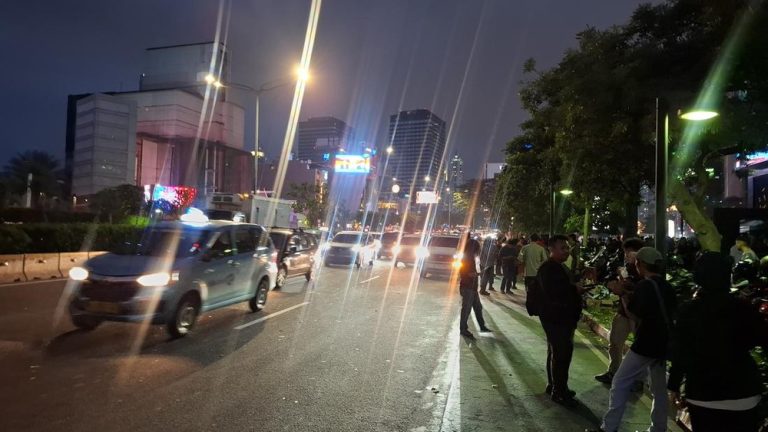 Mahasiswa Dukuh Atas Bubar Jakarta Kembali Normal