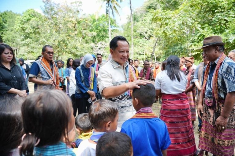 Tito Karnavian Terpukau Desa Adat Matabesi