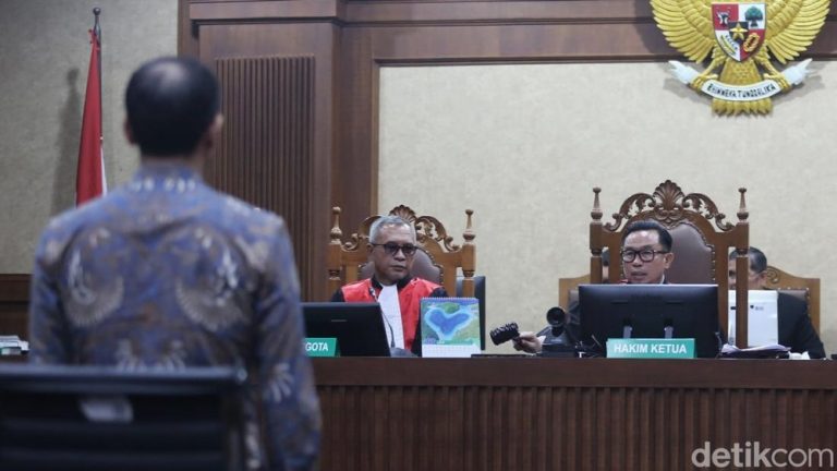 Terungkap Google Untung Besar di Proyek Chromebook Nadiem