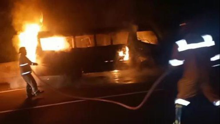 Horor di Tol Japek Bus Terbakar