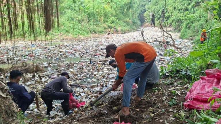 Cibanten Darurat Sampah Pemkot Ambil Tindakan Tegas