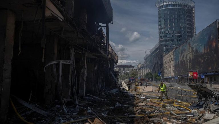 Korban Berjatuhan Lagi di Ukraina Timur Korban Berjatuhan Lagi di Ukraina Timur