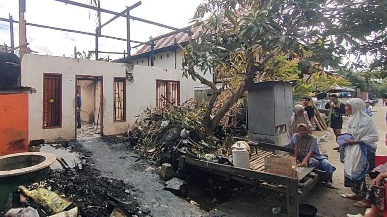 Lansia Terjebak Api di Polman Tidur Pulas