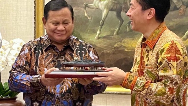 Hadiah Spesial Menhan Jepang Kejutkan Prabowo