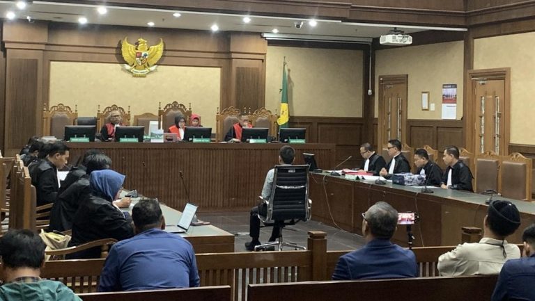 John Lennon Mantan Pejabat Terungkap