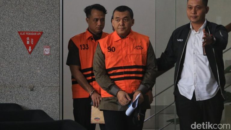 Terkuak Tarif Kilat Izin Tinggal WNA Ratusan Miliar