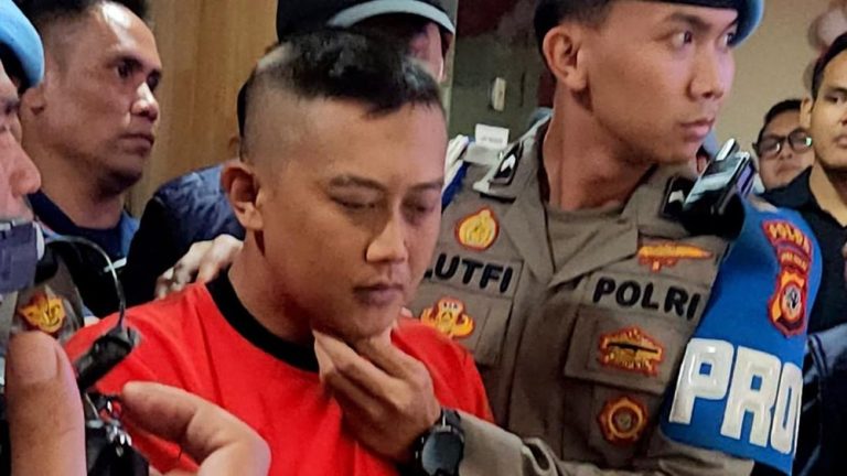 Kekejian Taufik Hidayat Terungkap Mata Korban Buta