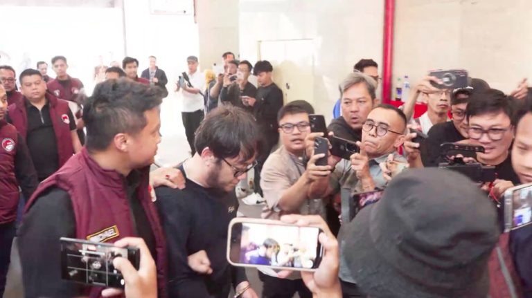 Kaki Tangan Fredy Pratama Akhirnya Pulang Dipaksa