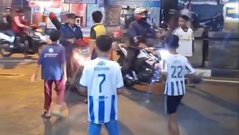 Ketika Bocil Jadi Penegak Aturan Ketika Bocil Jadi Penegak Aturan