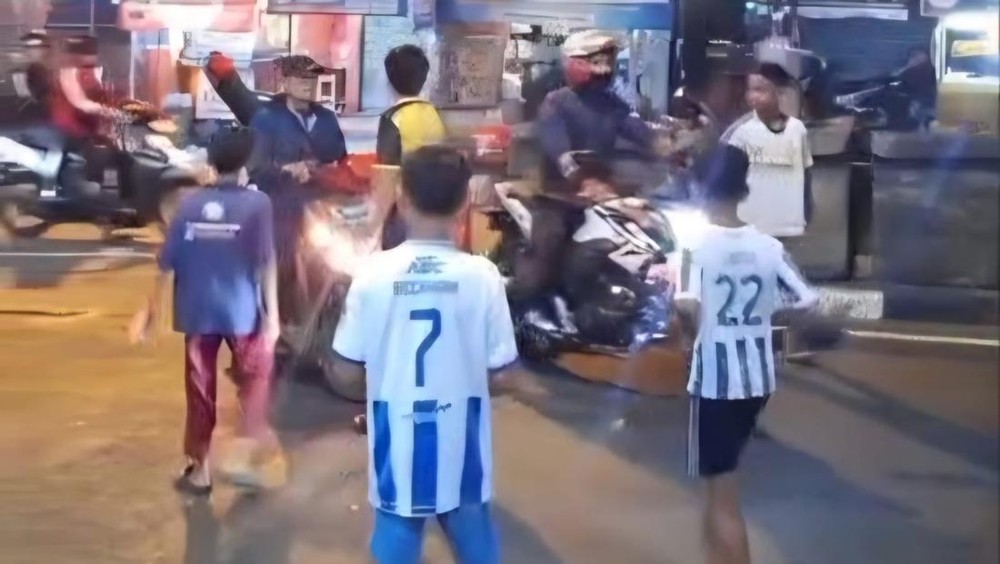 Ketika Bocil Jadi Penegak Aturan